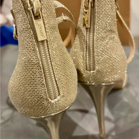 Jewel by Badgley Mischka Glittering Gold Heels New With Defects - Picture 6 of 11